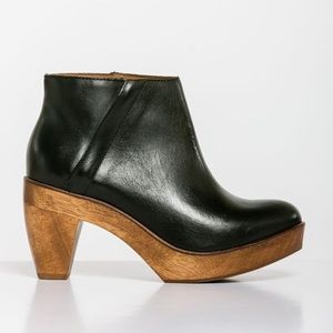 Kelsi Dagger Brooklyn atena black platform booties
