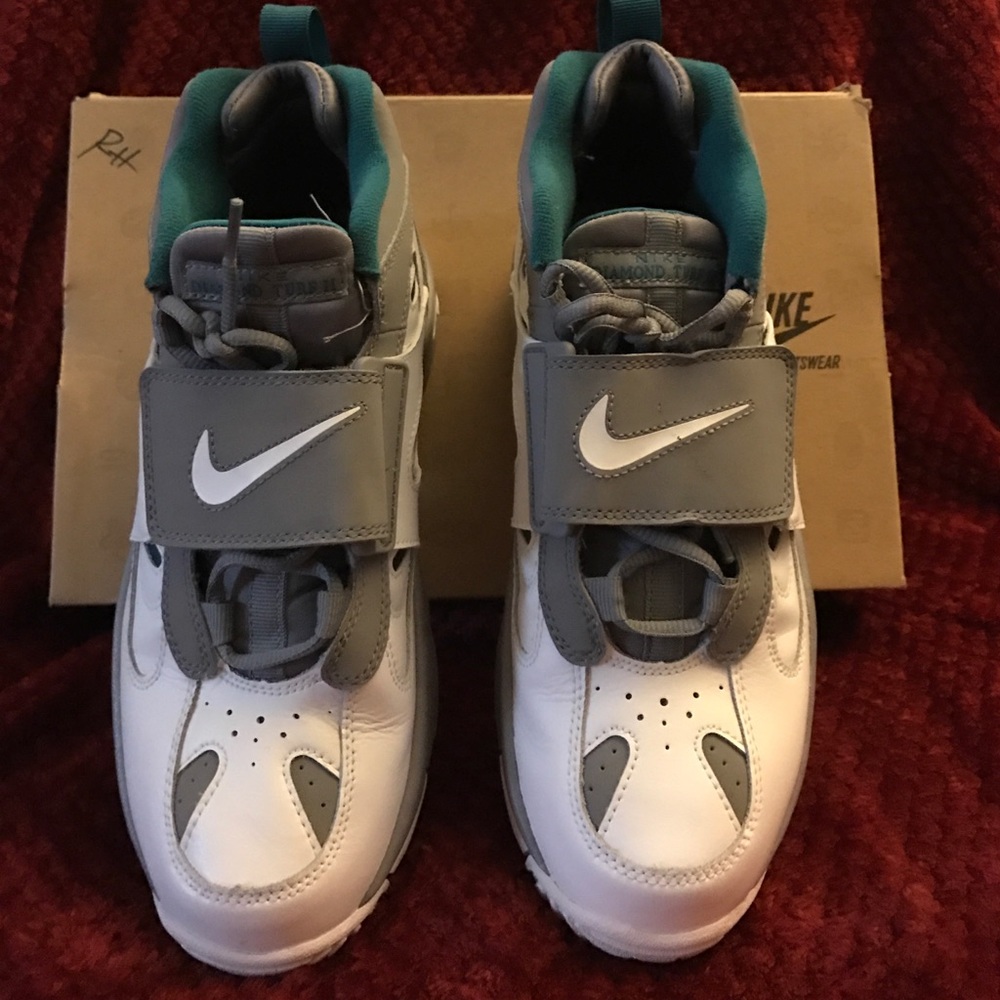 Vintage NIKE Air Diamond Turf 2
