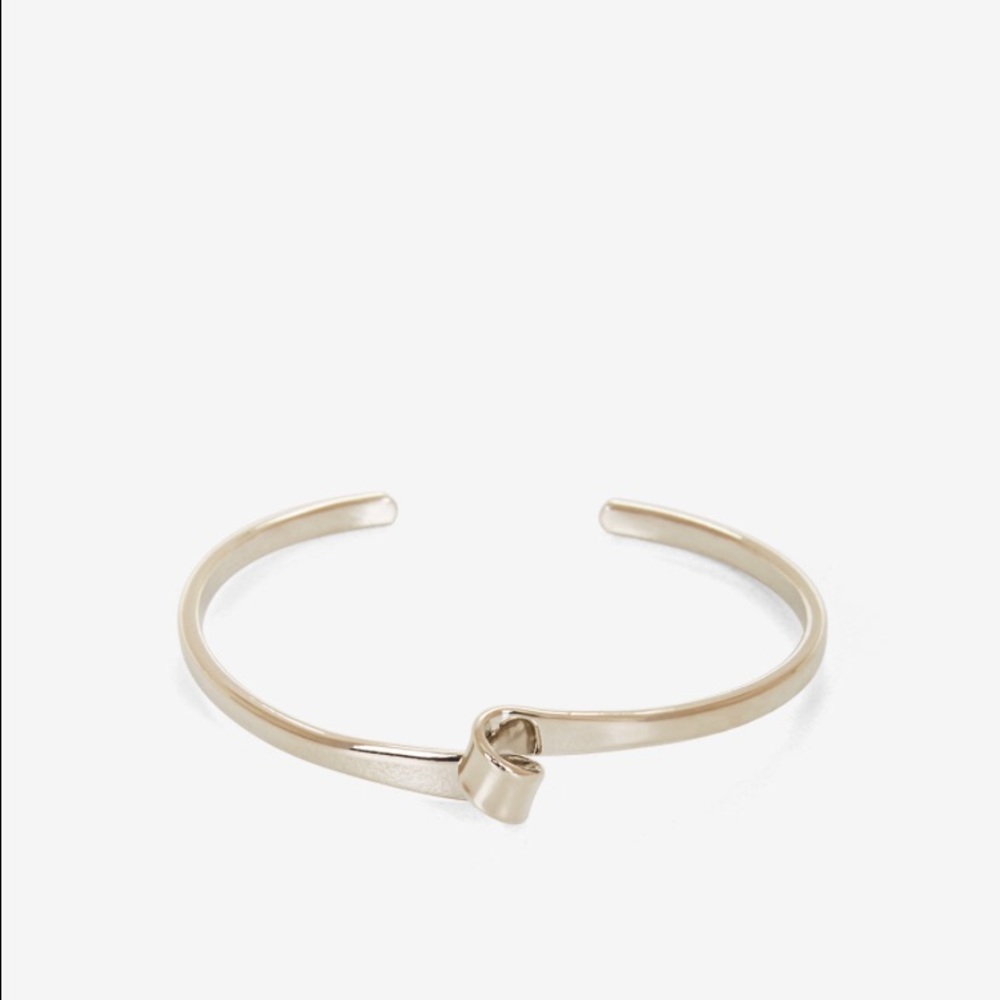 Twisted cuff bracelet