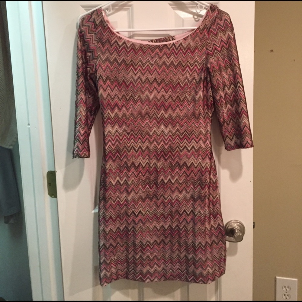 Form fitting zig zag dress