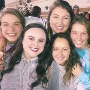 Meet your Posher, Abbey