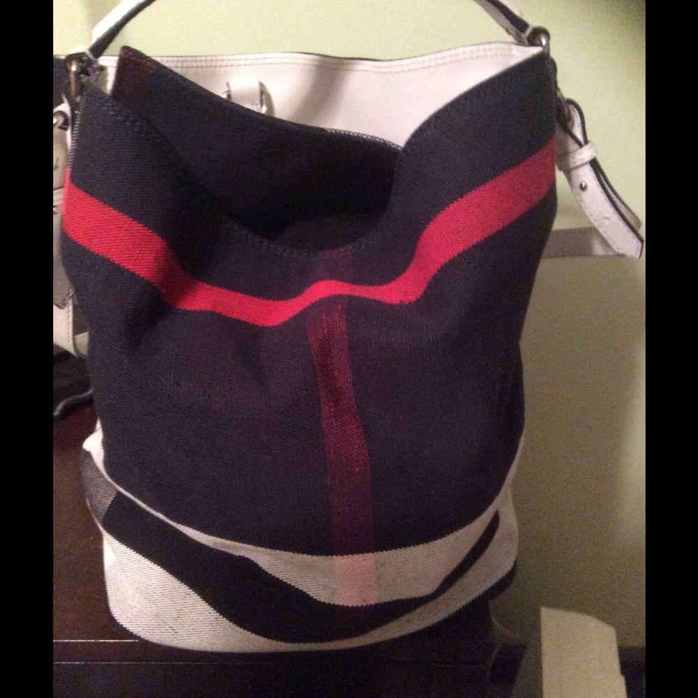 Burberry bucket bag