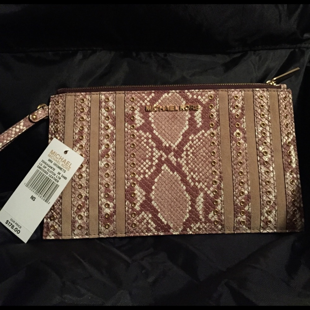 💥Final Price💥Michael Kors Wristlet
