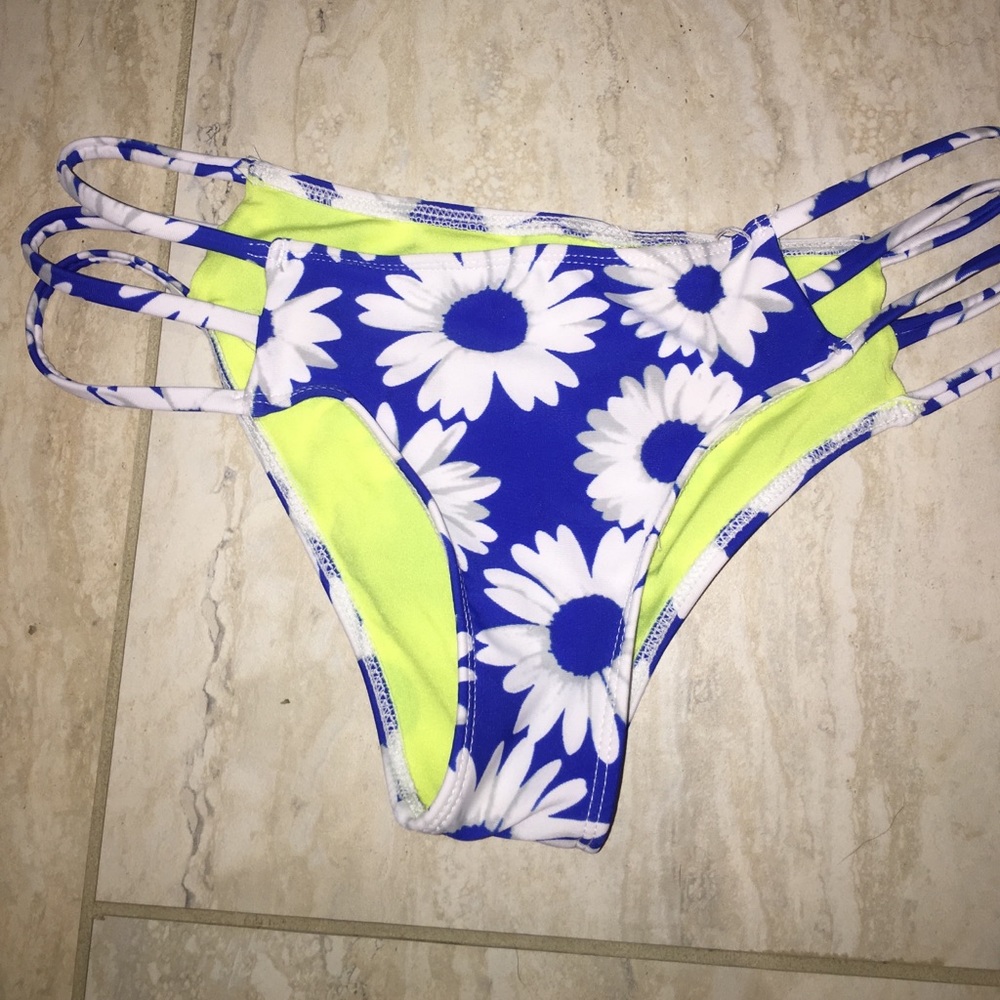 Size small Forever 21 bottom