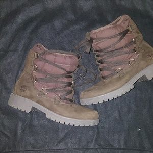 Women's Timberland Boot Size 8.5 Brown