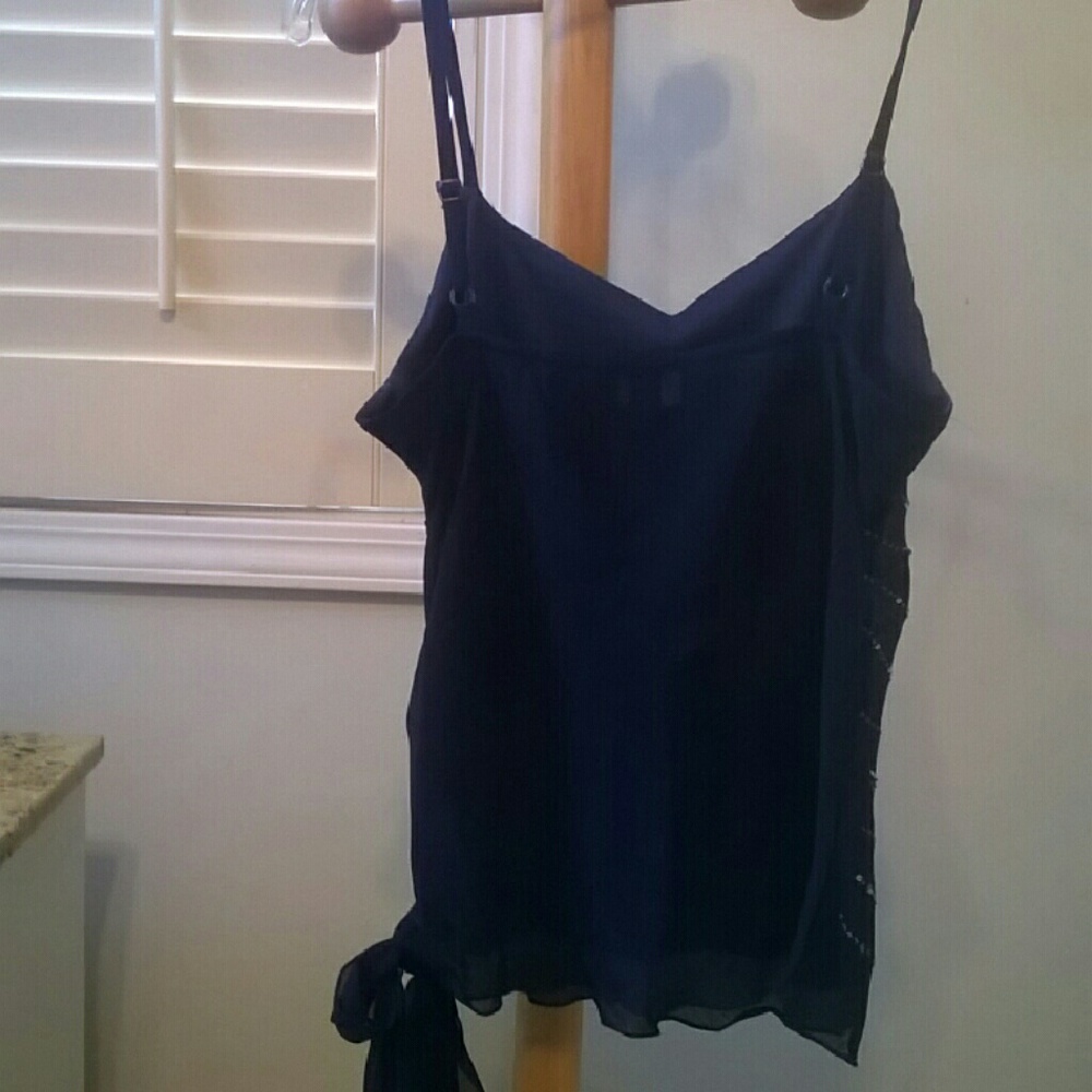 Womans Top - Picture 3 of 4