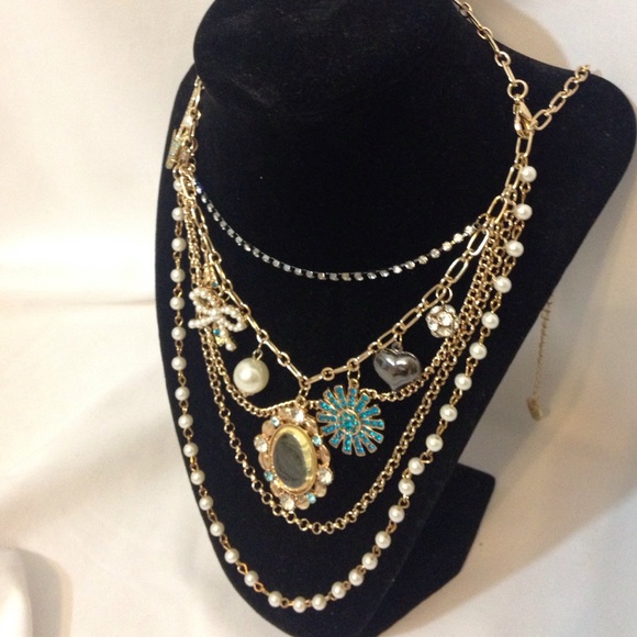 Gina's Closet Statement Necklace - Picture 3 of 4