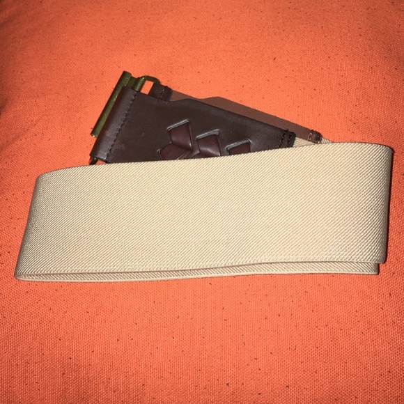 NWT Medium tan belt - Picture 4 of 7