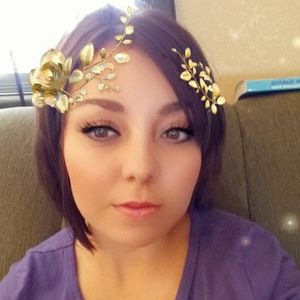 Meet your Posher, Courtney