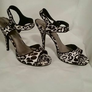 Joey Womens Shoes Animal Print Open Toe