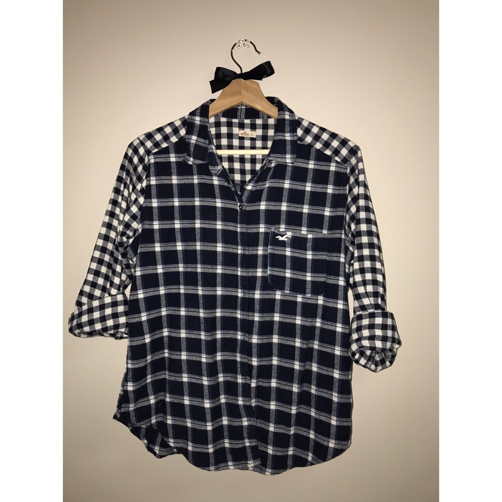 HOLLISTER BUTTON DOWN SHIRT