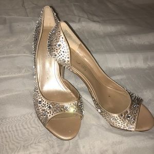 Champagne sparkle ALDO heel.