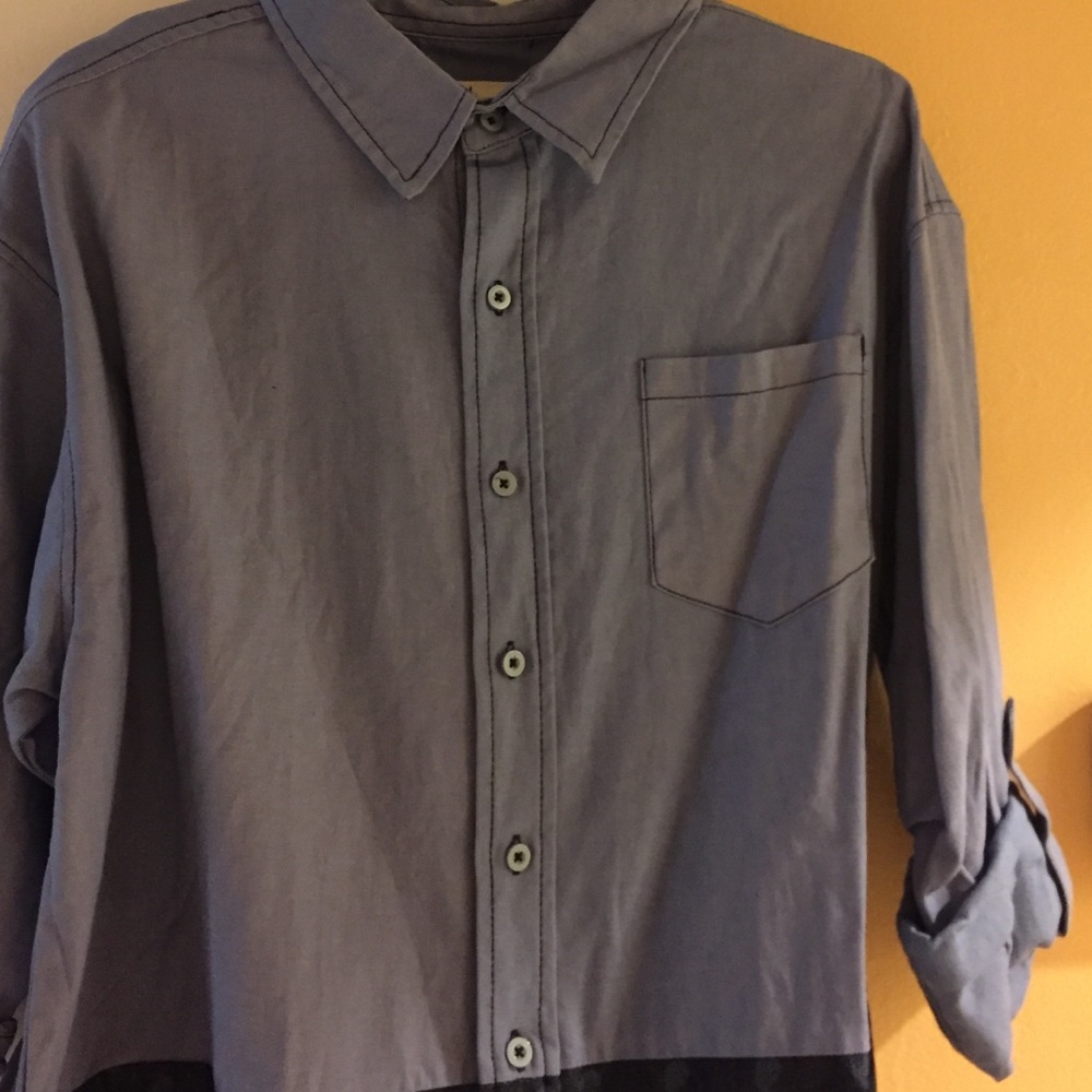 Button down - Picture 2 of 2