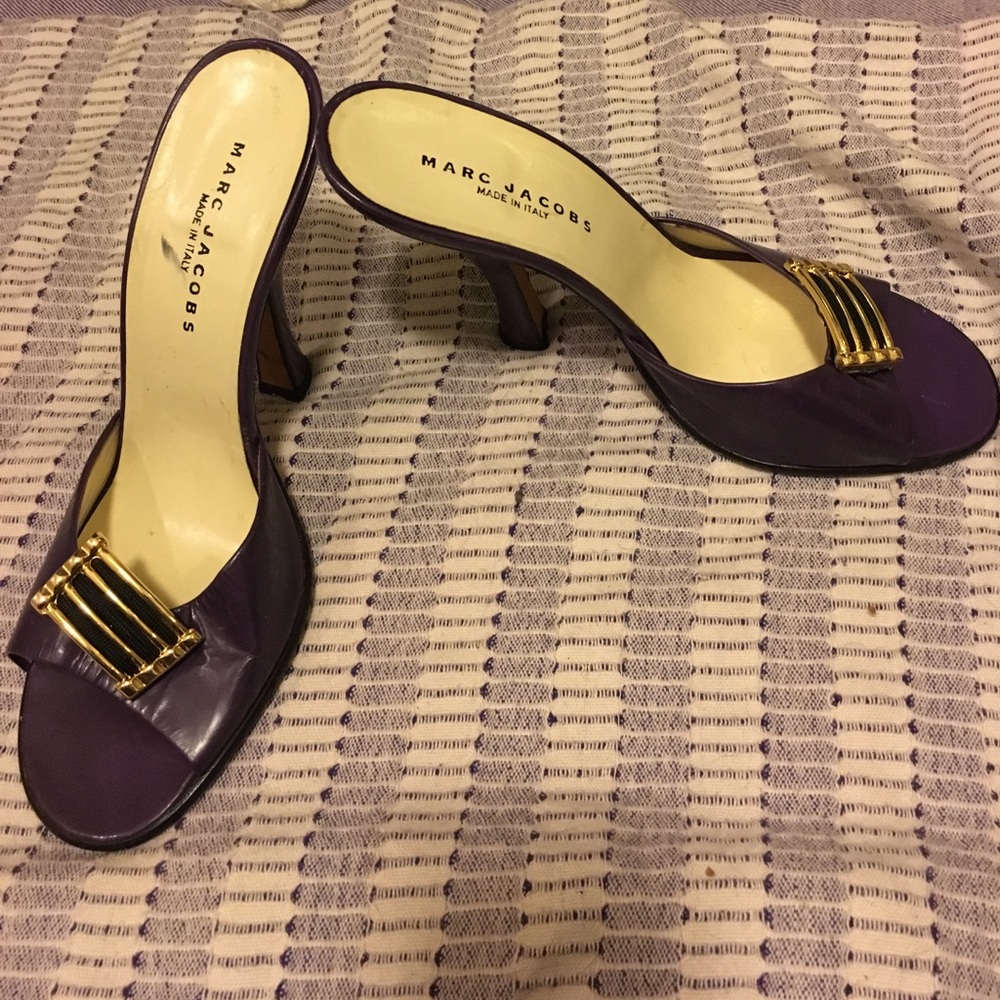 Amazing Marc Jacobs Purple heels! Runs small !!