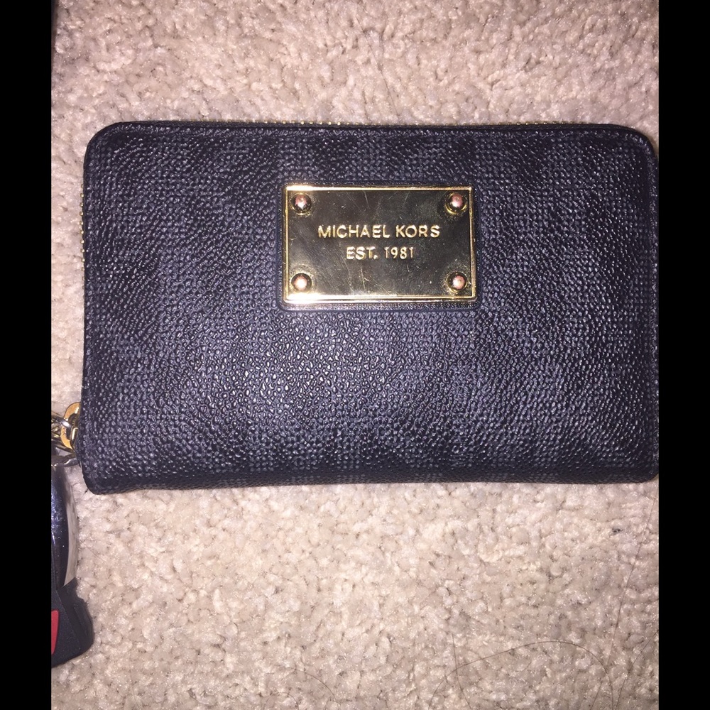 Michael Kors Wristlets - Picture 1 of 4