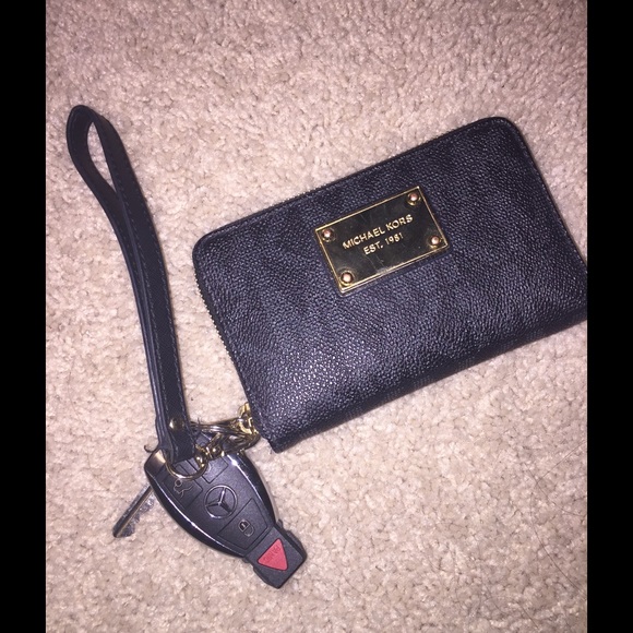 Michael Kors Wristlets - Picture 2 of 4