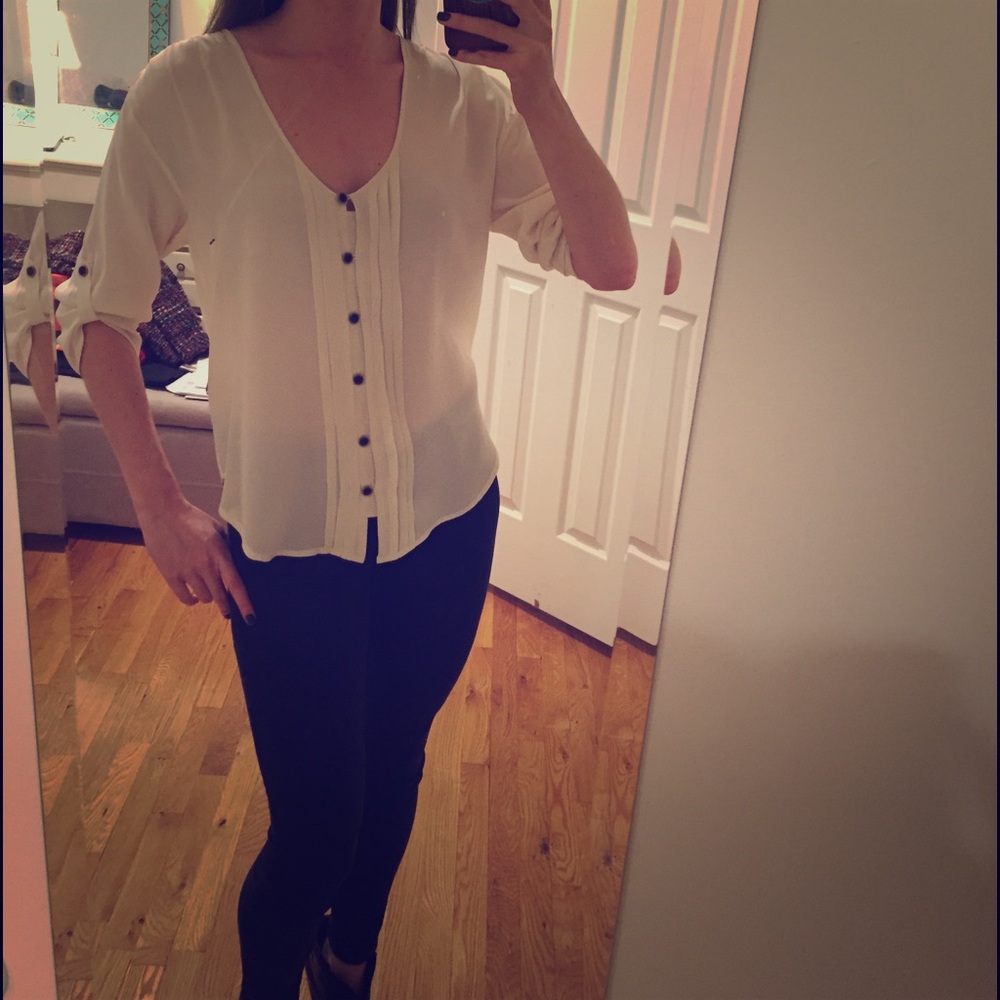Yumi Kim STAPLE white blouse. Life changing. 😍