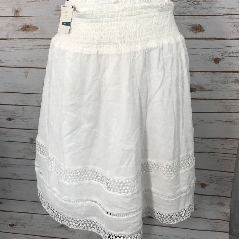 White skirt/ brand new old navy