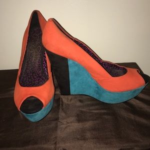 RedOrange/Teal/Black color block wedge