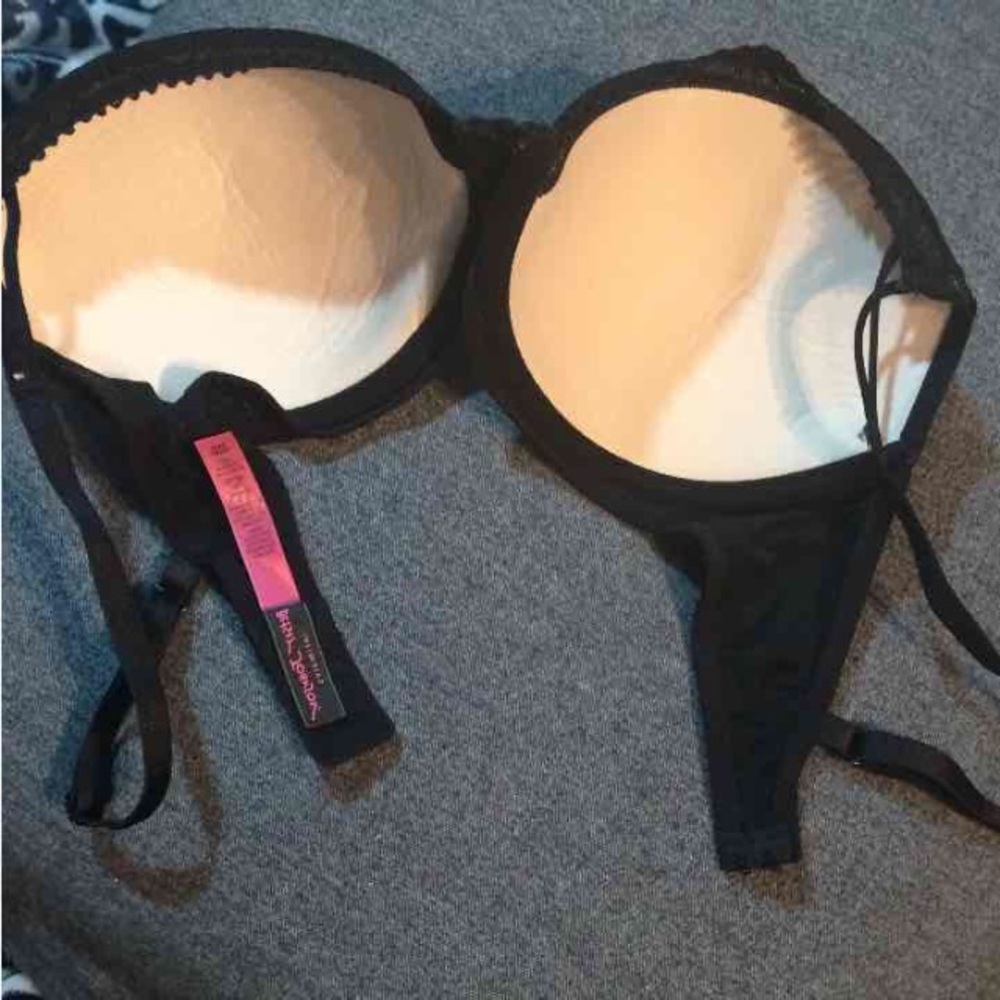 ON HOLD! Betsey Johnson bra black ❤
