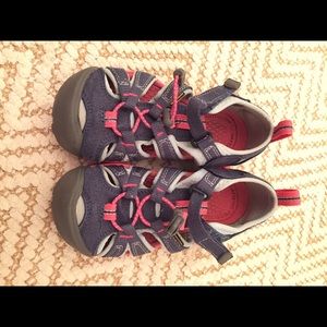 Girls Keen shoes
