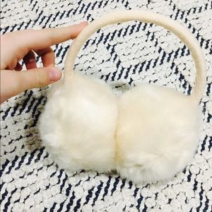 Cream colored earmuffs a lot of fur one size soft