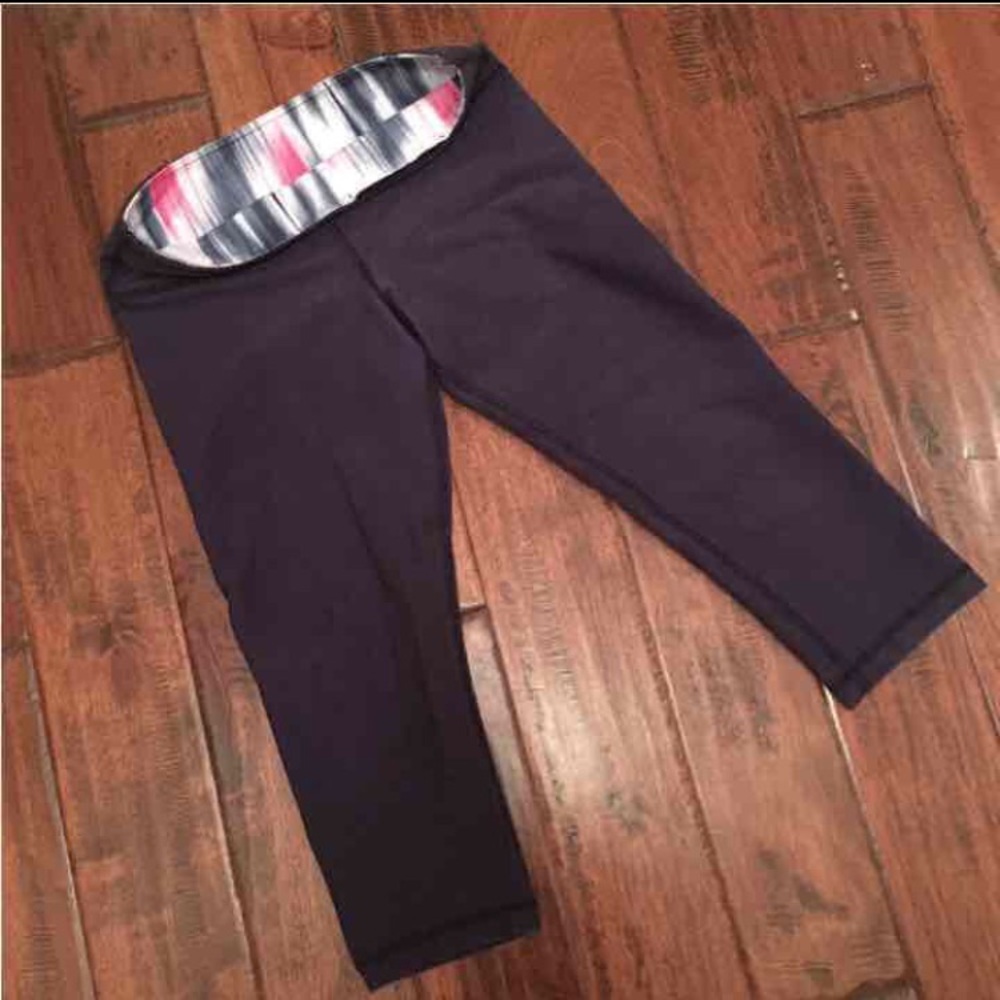 Lululemon Athletica Crop pants