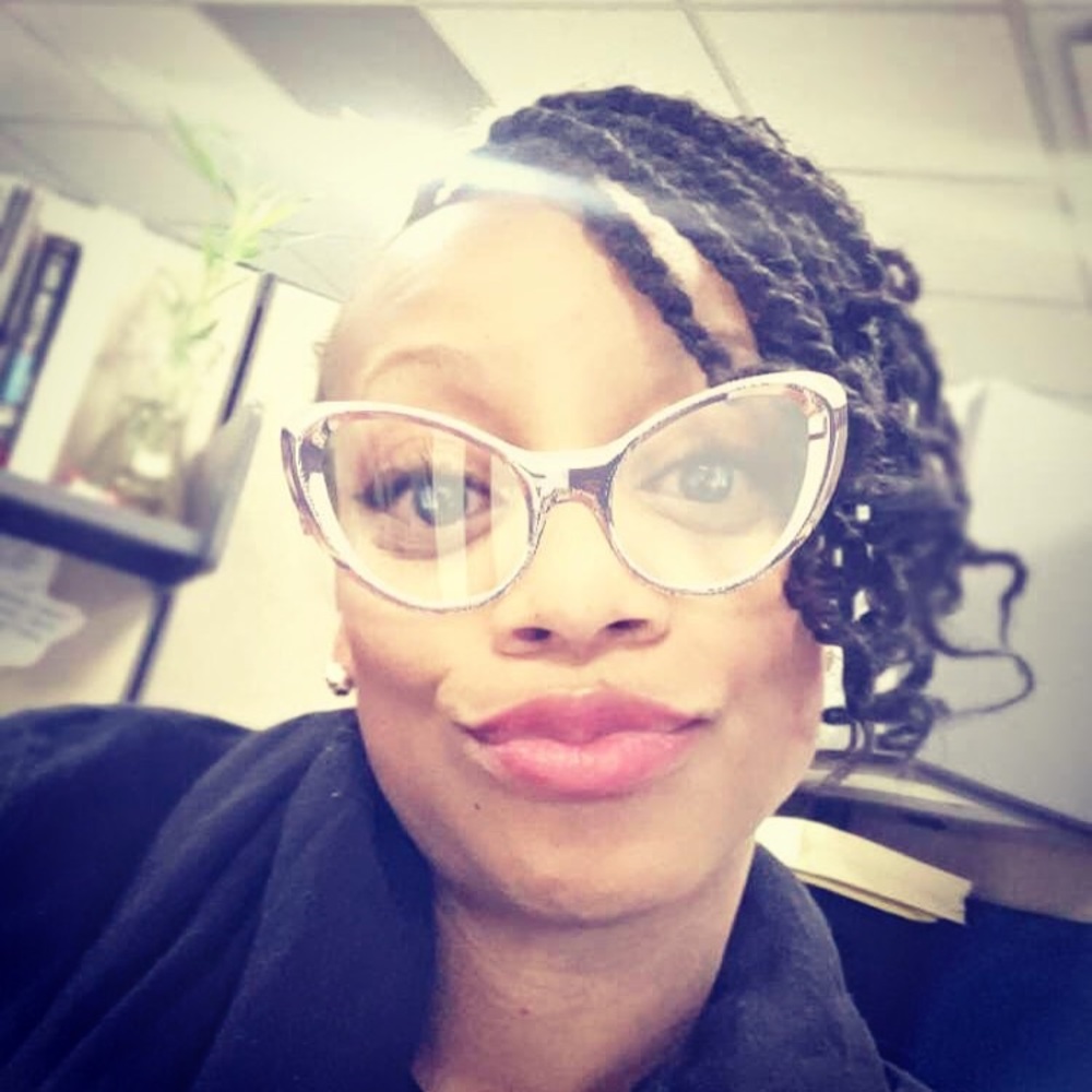 Meet your Posher, Deidra