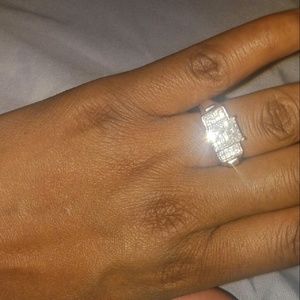 White gold  diamond ring ?? For the lovers ❤️