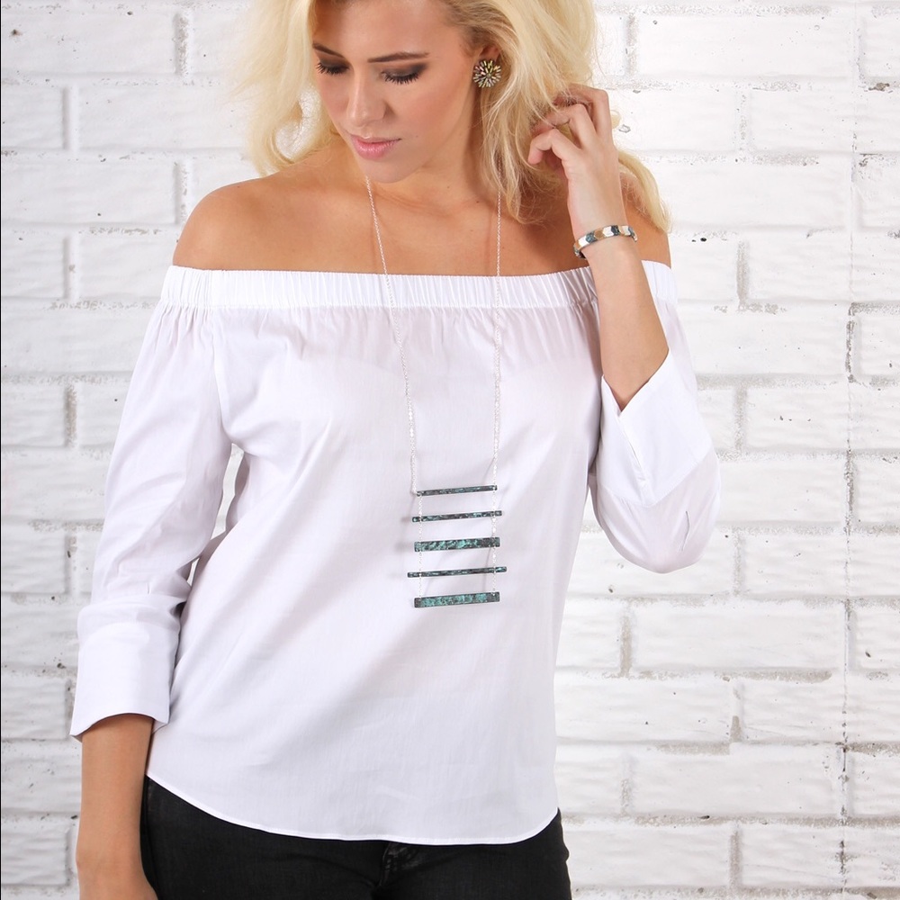SALE! Holla for a Colla - Off the Shoulder Top