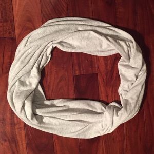 NWOT banana republic infinity scarf