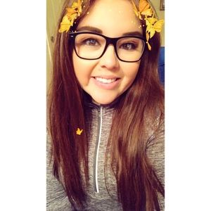 Meet your Posher, Emily