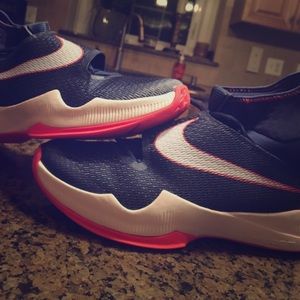 Nike HyperRev 2016 - Size 9 Men's