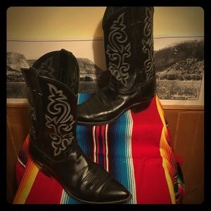 MADE IN USA. Justin brand boots.