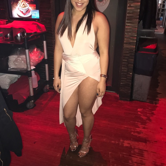 Elegant Nude Silky dress - Picture 2 of 3