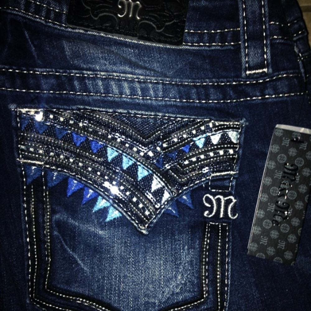 NWT 29 BOOTCUT MISS ME JEANS!!