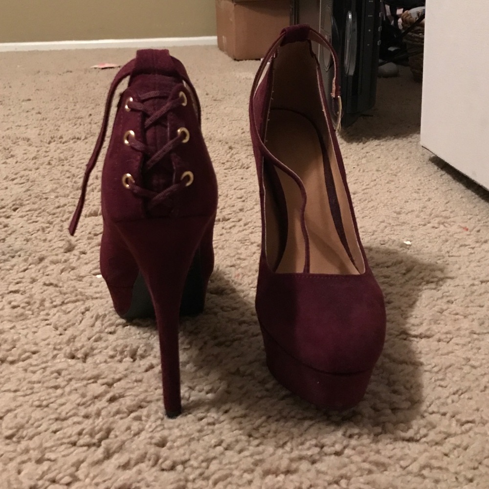 heels - Picture 3 of 3