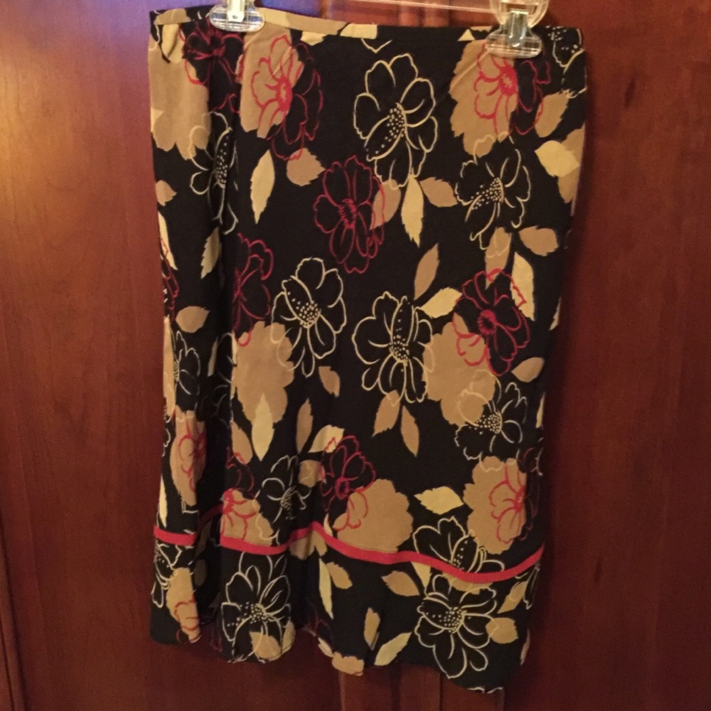 Ann Taylor black floral skirt