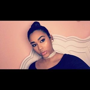 Meet your Posher, Genessy