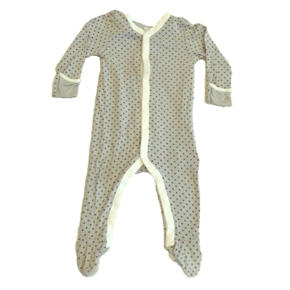 Baby: Old Navy Sleeper - built in hand covers - Picture 1 of 3