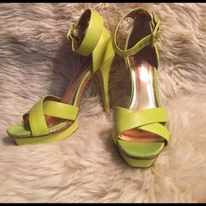 BCBG sandal
