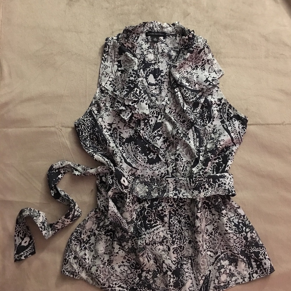 Banana Republic- Shirt - small