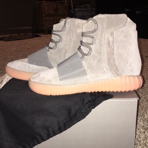 Yeezy 750 grey gums (glow in the dark) main image 4