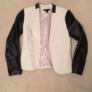 Great condition leather sleeve blazer