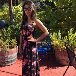 Like new! Ankle length maxi w/sweetheart neckline