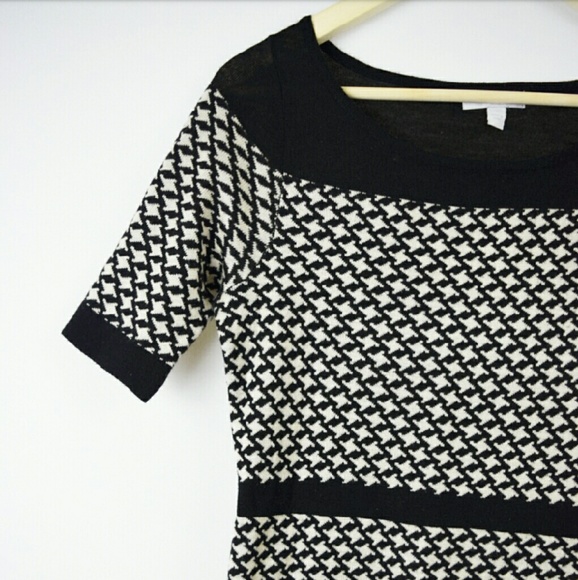 Black and Off-White Houndstooth Sweater - Picture 6 of 8