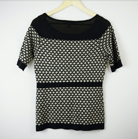 Black and Off-White Houndstooth Sweater - Picture 8 of 8