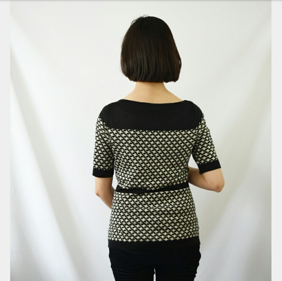 Black and Off-White Houndstooth Sweater - Picture 4 of 8