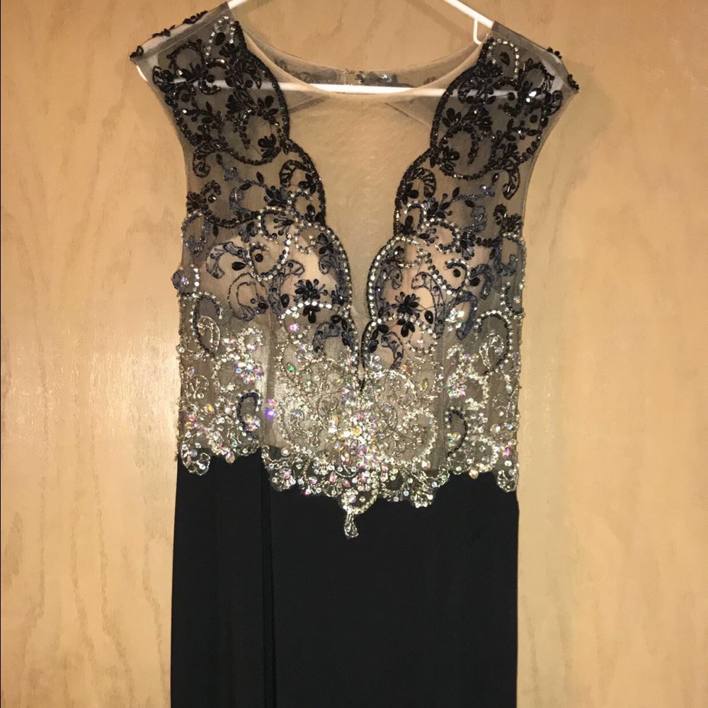 PROM DRESS - Picture 1 of 4