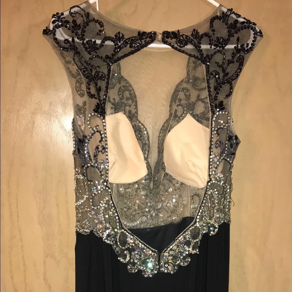 PROM DRESS - Picture 2 of 4